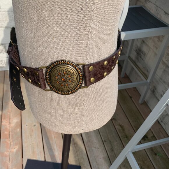 Vintage 90s Y2K Brown Leather Brass Rhinestone Stud Concho Boho Hip Belt - Picture 7 of 16